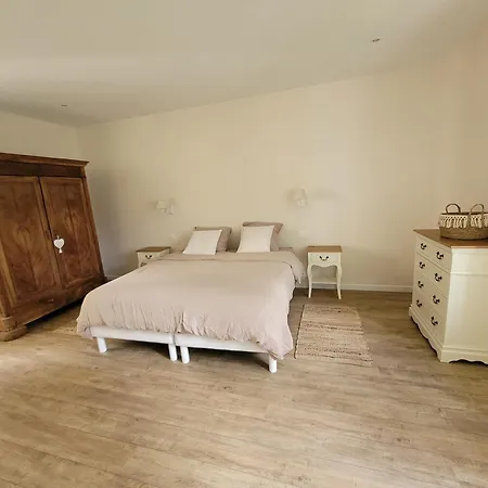 D'hotes Domaine De Feneyrol לינה וארוחת בוקר Vaillac