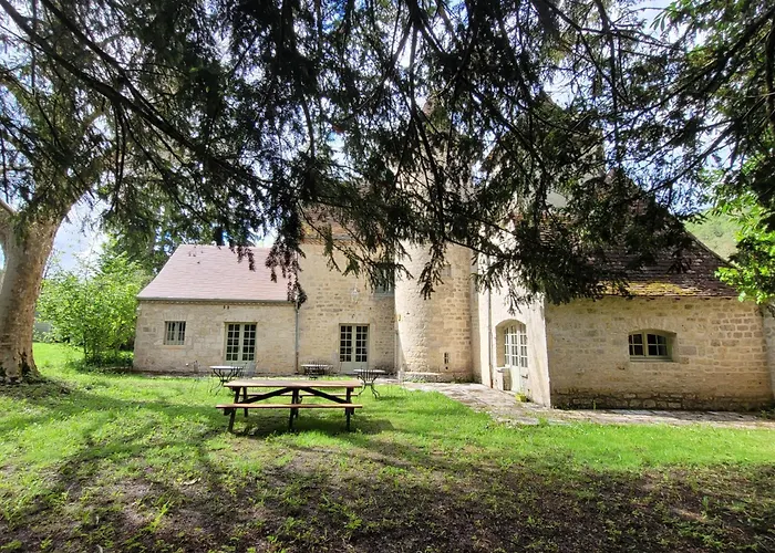 לינה וארוחת בוקר D'hotes Domaine De Feneyrol 3*