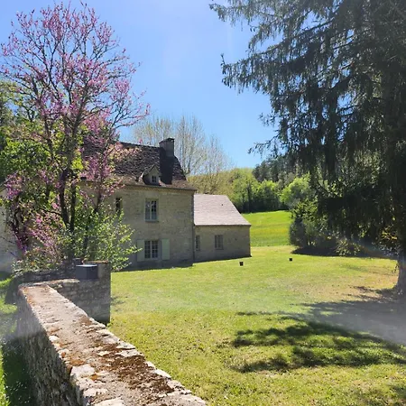 D'hotes Domaine De Feneyrol 3*